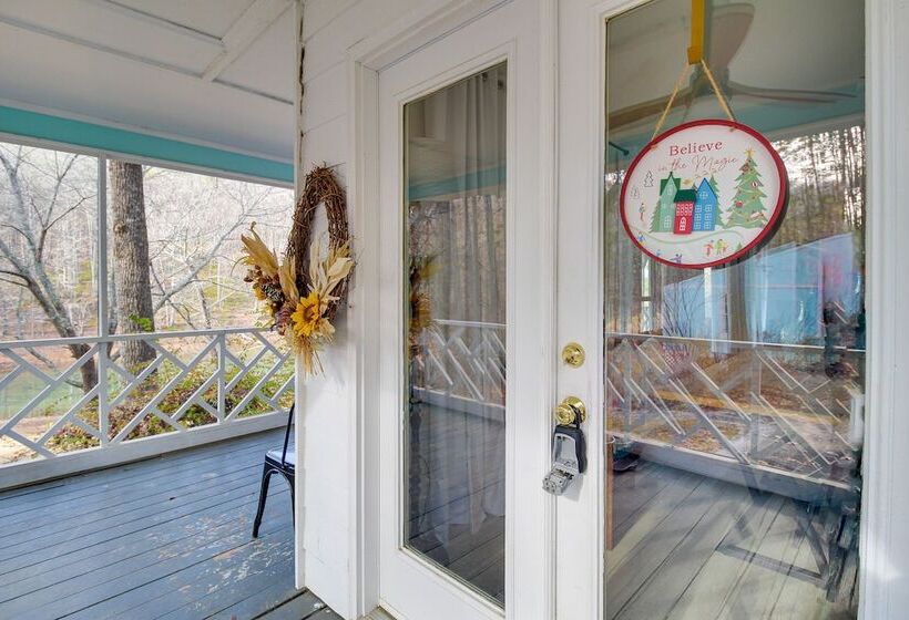 Dog Friendly Home Near Carters Lake W/ Amenities