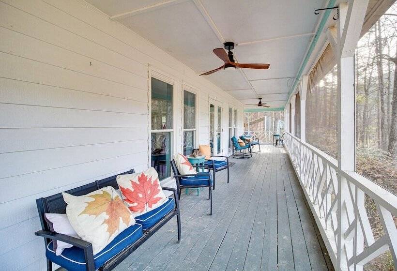 Dog Friendly Home Near Carters Lake W/ Amenities