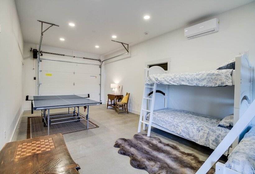 Goodview Lake House W/ Boat Dock, Kayaks & Views!