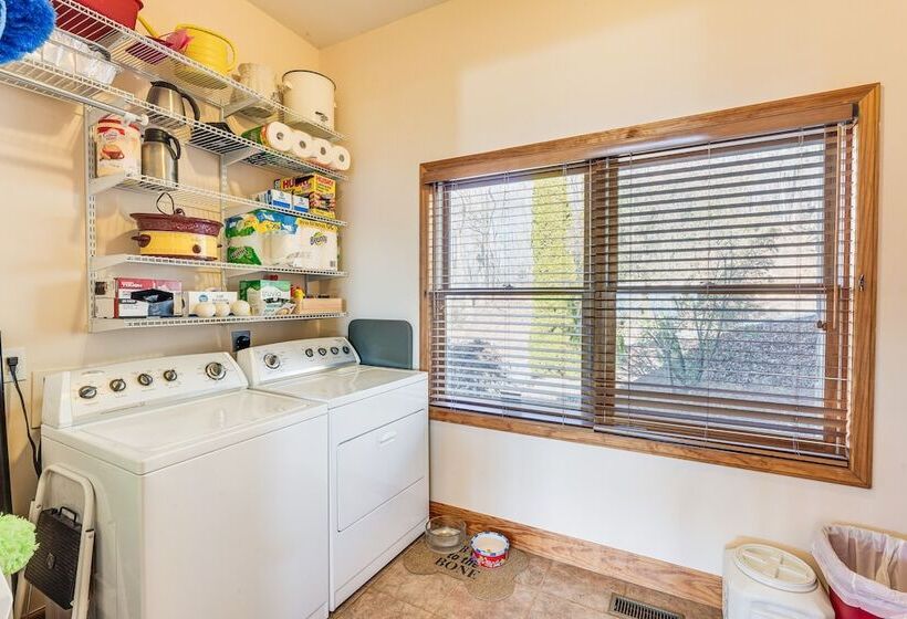 Hayesville Home W/ Hot Tub + Mountain Views!