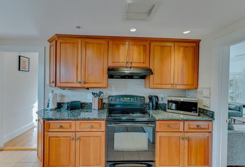 Home W/ Backyard ~ 2 Mi To Downtown Lexington!