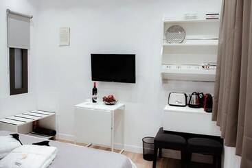 هتل Athens Muses Suites