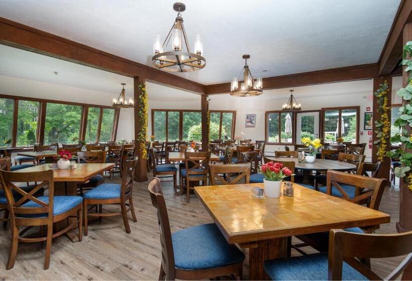 בית מלון כפרי Grey Bonnet Inn
