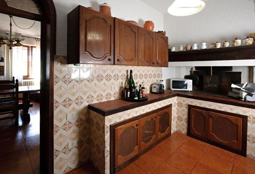 پانسیون Villa Lavania