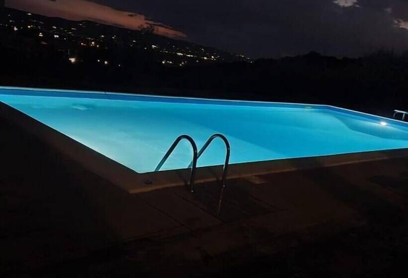 پانسیون Villa Lavania