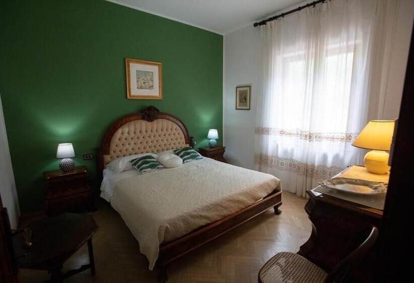 پانسیون Villa Lavania