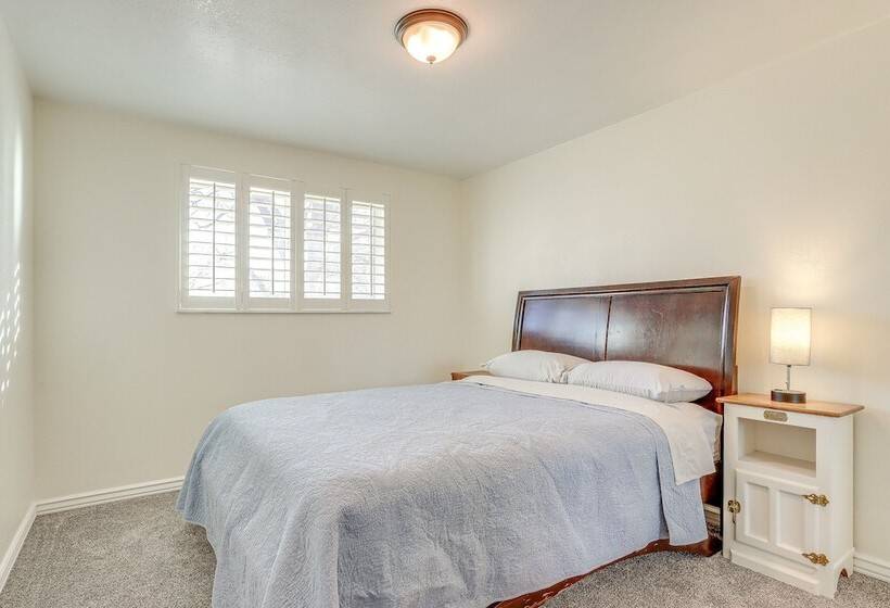 14 Mi To Denver Zoo: Pet Friendly Arvada Home