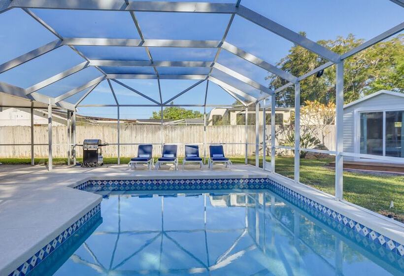 Pet Friendly Bradenton Home: Lanai W/ Heated Pool!