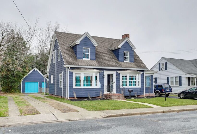 Pet Friendly Cambridge Home   Walk To River!
