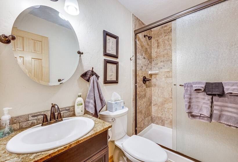 Pet Friendly Florissant Cabin W/ Fire Pit!