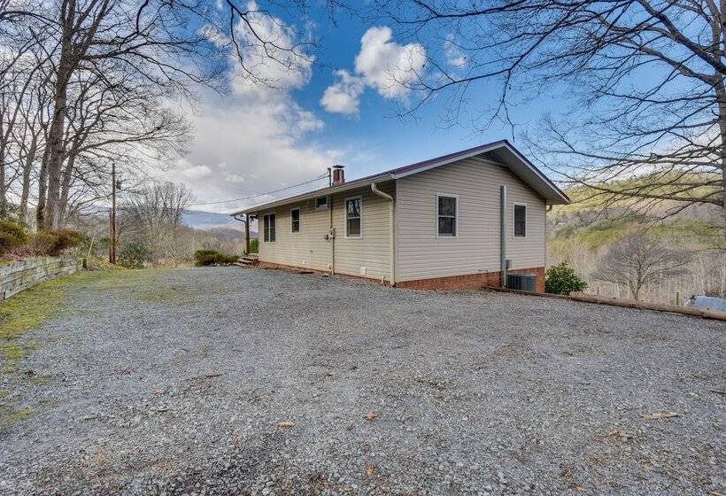 Pet Friendly Otto Home   Fire Pit & Mountain Views