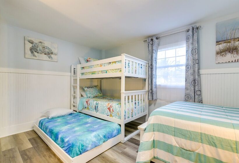 Seaside Retreat In Galveston Near Pleasure Pier!