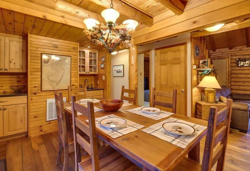 Secluded Cresco Log Cabin W/ Fire Pit!