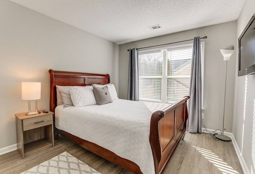 Spacious Lawrenceville Retreat W/ Fireplace + Deck