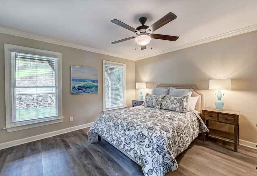 Sunset Shores Resort: The Homestead By Avantstay