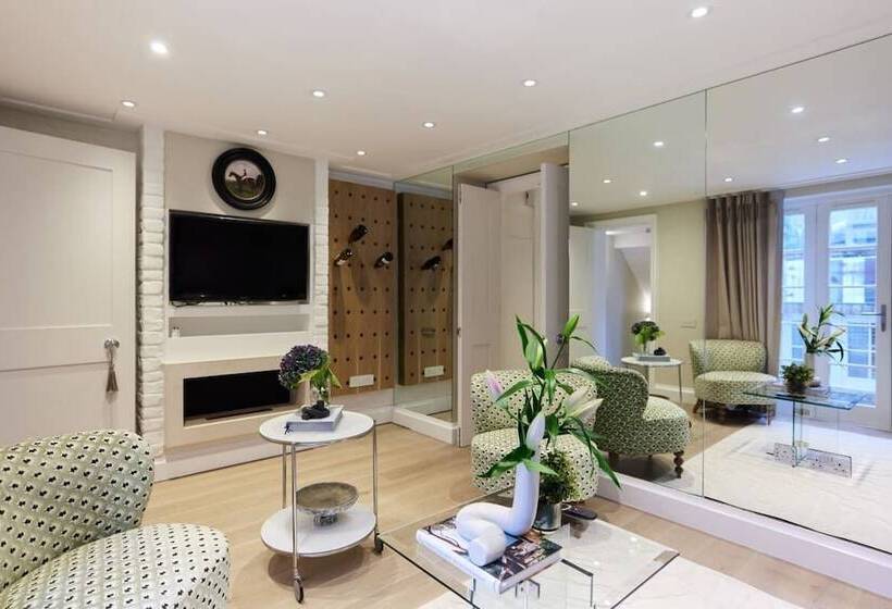 The St. Lukes Garden Place   Spacious 4bdr House With Garden And Terrace