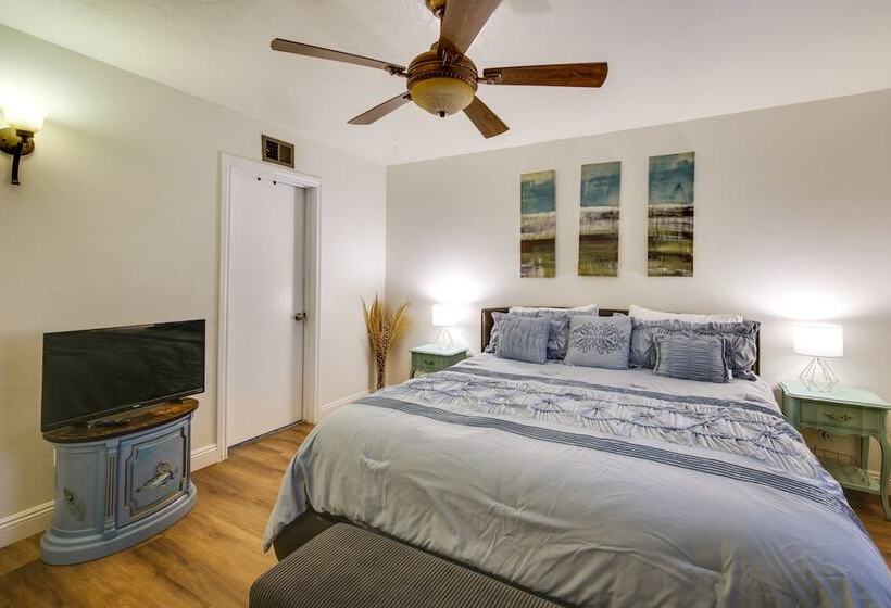 Spacious Home W/ Yard ~ 7 Mi To Dtwm San Diego!