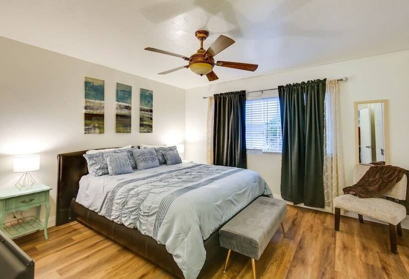 Spacious Home W/ Yard ~ 7 Mi To Dtwm San Diego!