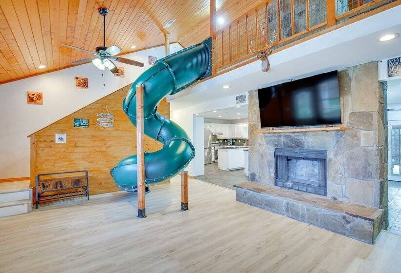 Near Lake Fork: Home W/ Hot Tub In Yantis!