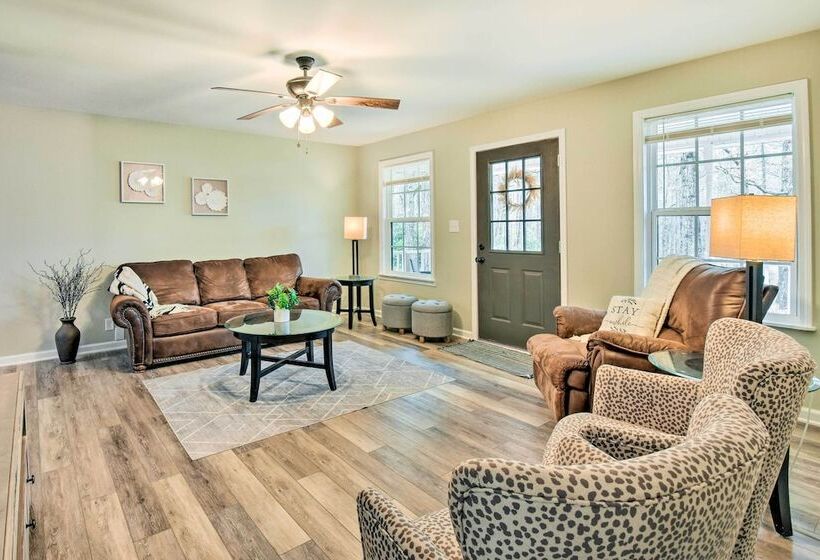 Beautiful Clarkesville Home ~ 8 Mi To Helen!