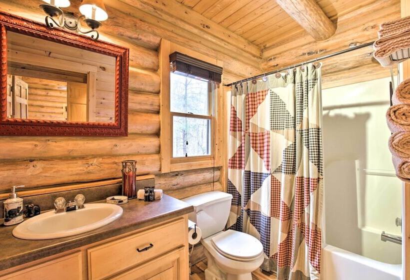 Blue Ridge Log Cabin W/ Hot Tub & Game Room!