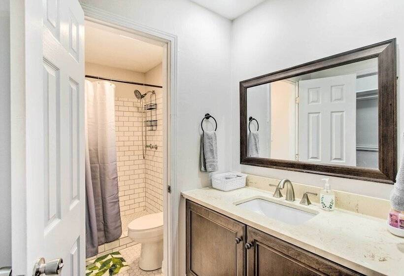 Bright Hinesville Home, 43 Mi To Savannah!