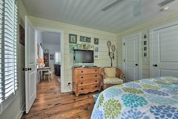 Bright St. Simons Island Escape: Walk To The Beach