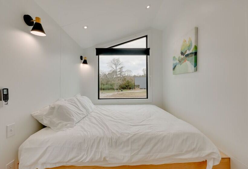 Broken Bow Tiny Home Cabin: Fire Pit, Hot Tub!