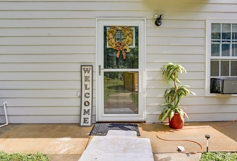 Canton Oasis: Private Deck & Relaxing Pool Area!