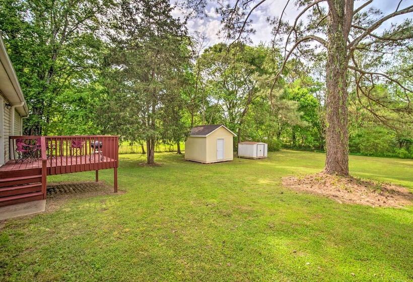 Cartersville Family Home W/ Spacious Backyard