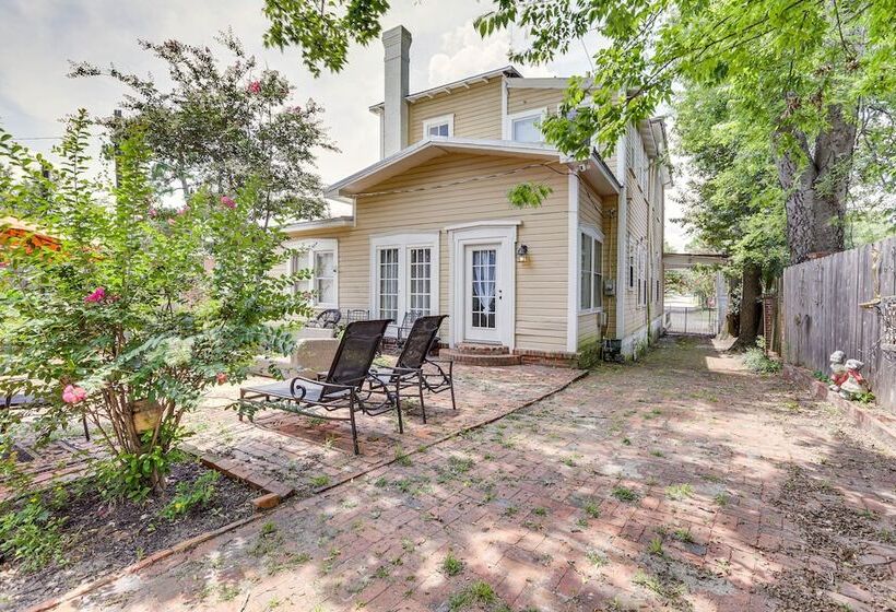 Central Albany Home With Covered Porch & Patio!