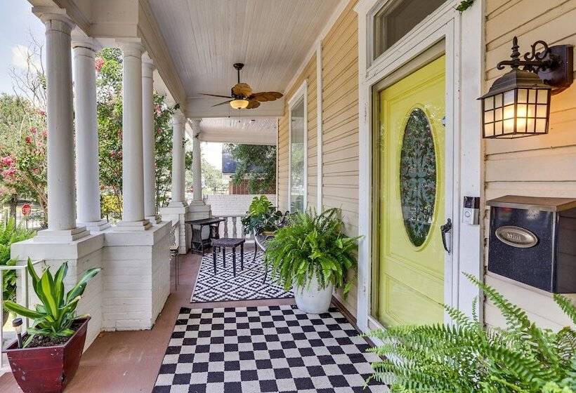 Central Albany Home With Covered Porch & Patio!