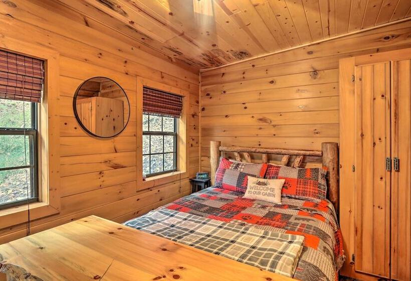 Charming Blue Ridge Cabin W/ Deck + Grill!