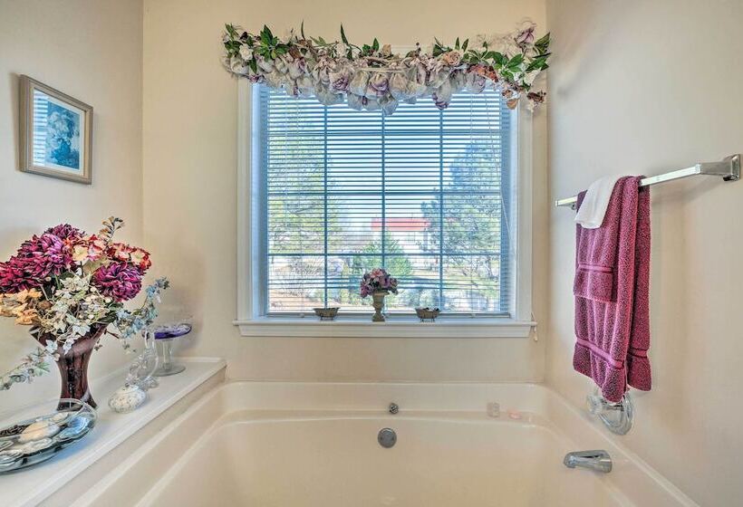 Classic Lithonia Home   Near Golf & Stone Mtn