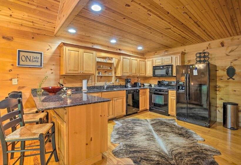 Cozy Cabin W/ Deck, Walk To Wildcat Creek & Dining