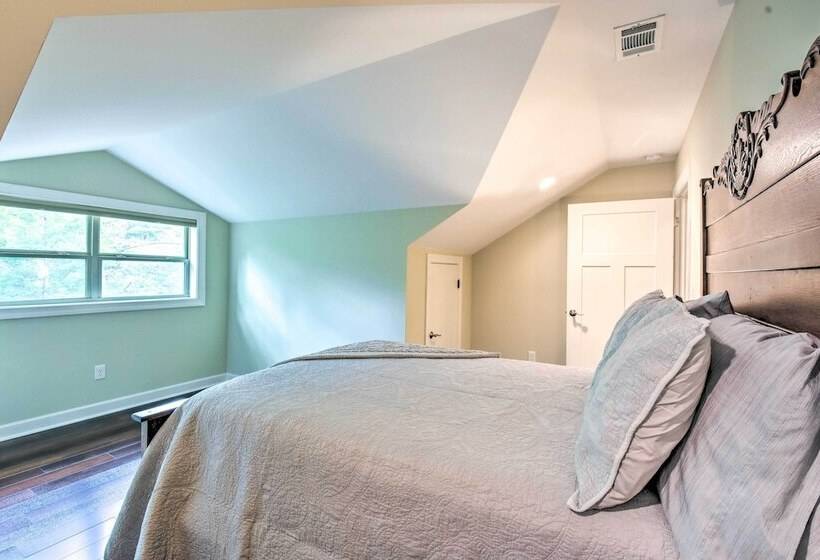 Cozy Riverside Dahlonega Home W/ Kayaks + Fire Pit