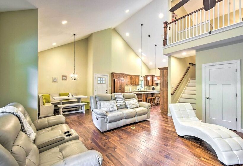 Cozy Riverside Dahlonega Home W/ Kayaks + Fire Pit