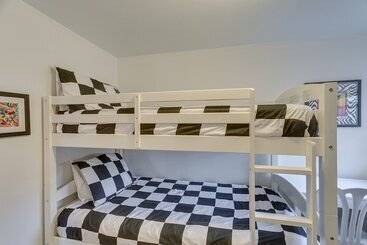 Cozy St Simons Island Cottage   Close To Beaches!