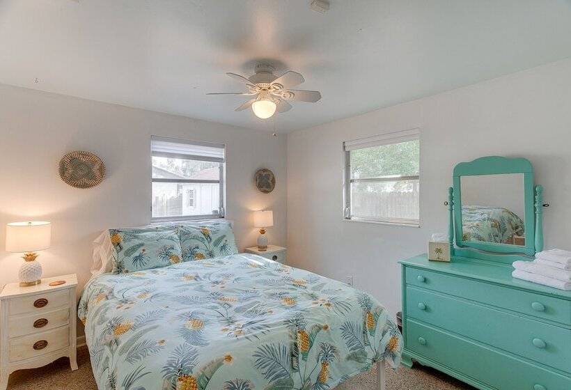 Cozy St Simons Island Cottage   Close To Beaches!
