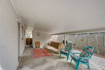 Cozy St Simons Island Cottage   Close To Beaches!