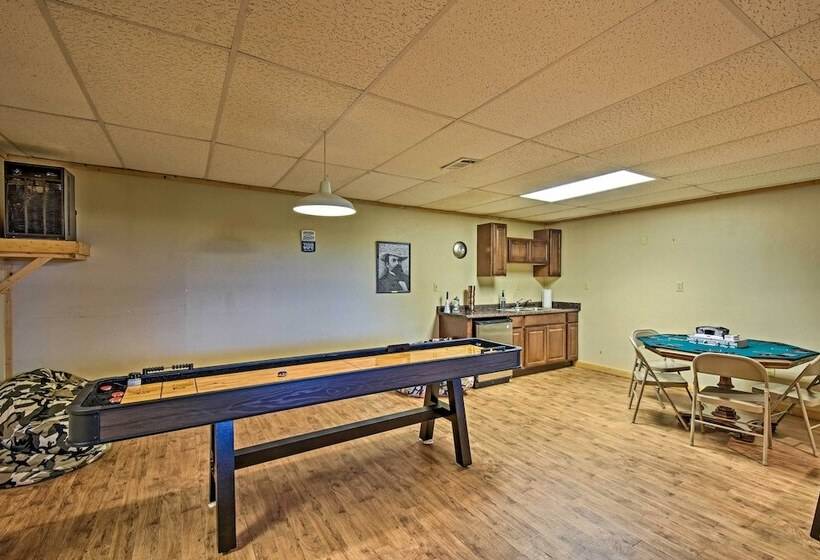 Cozy Sunset View Cabin W/ Hot Tub & Game Room!