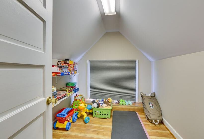 Danville Retreat W/ Hot Tub & Cozy Fireplace!