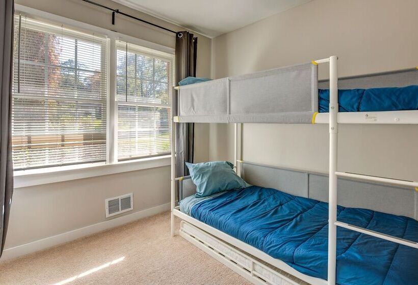 Decatur Home With Deck: 8 Mi To Downtown Atlanta!