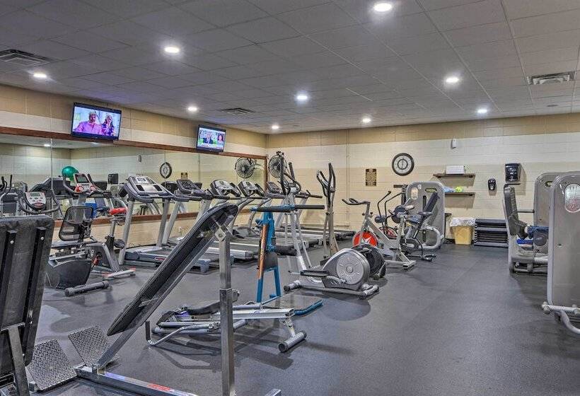 Dreamy Ellijay Resort Cabin W/ Game Room & Decks!