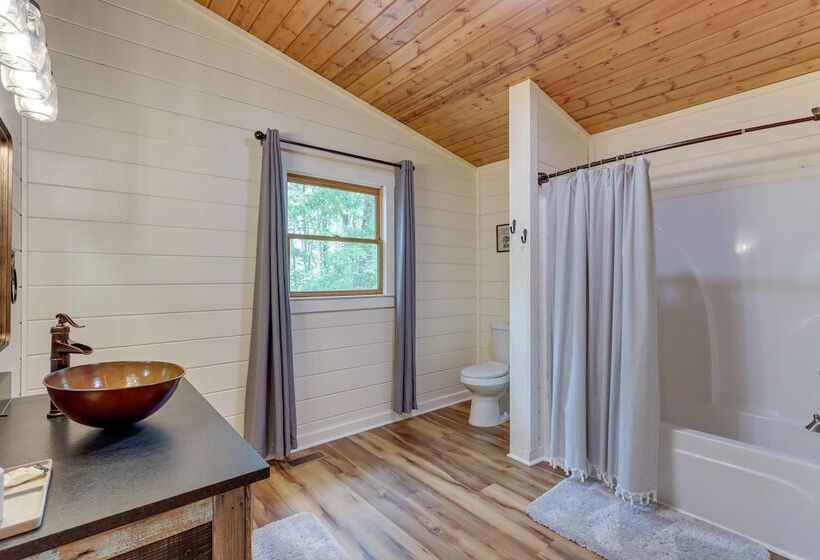 Ellijay Escape W/ Game Room, Hot Tub & Fire Pit