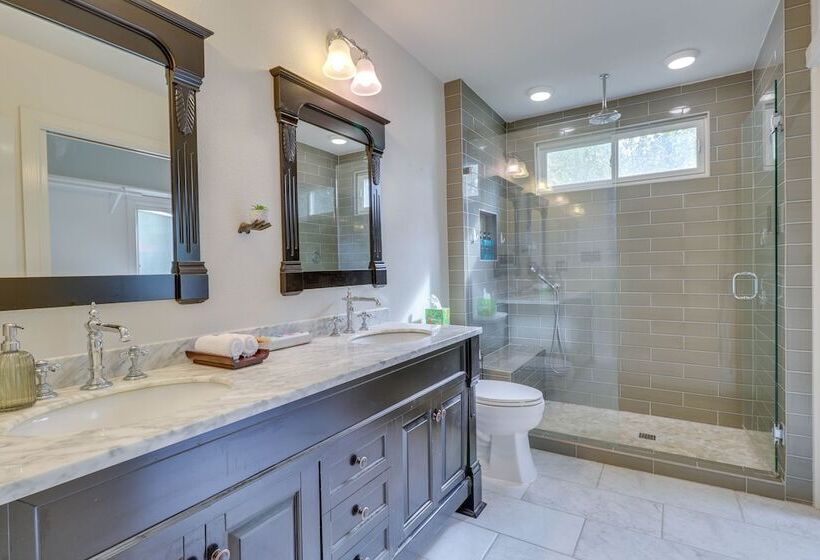 Family Friendly Bastrop Home   Walk To Downtown!