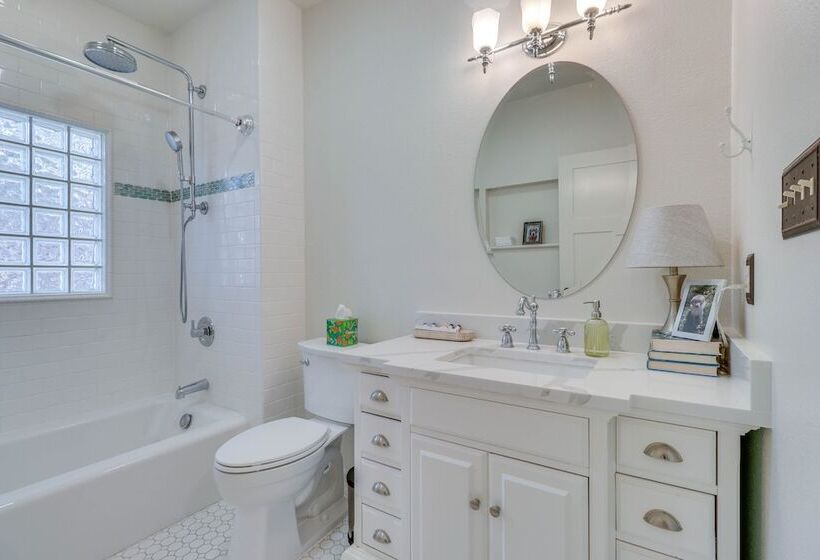 Family Friendly Bastrop Home   Walk To Downtown!