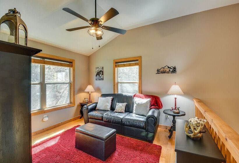 Georgia Retreat   Game Room, Fire Pit & Grill!