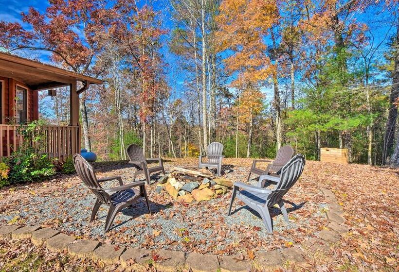Gorgeous Ellijay Retreat W/ Private Hot Tub!