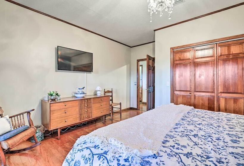 Hiawassee Home W/ Fire Pit & Furnished Deck!